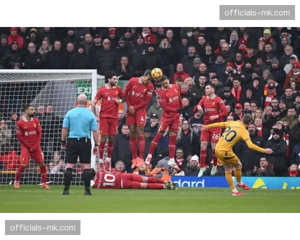 利物浦二次落点保护薄弱 角球防守时经常出现无人盯防情况